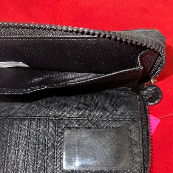 Macbeth Collection Black Quilted Zip-Around Wallet - Picture 7 of 8